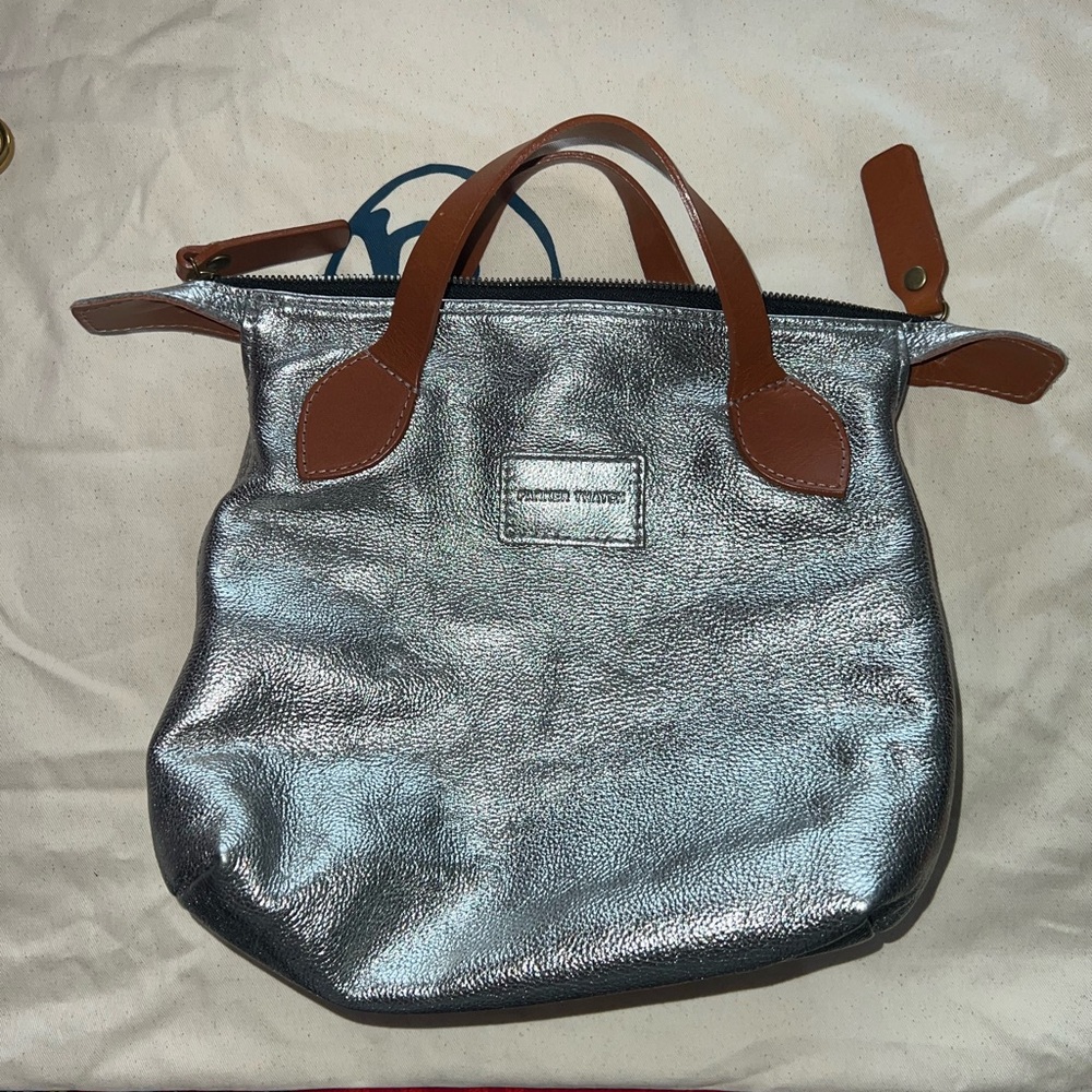 Parker Thatch Silver STARDUST Metallic leather small Charlie